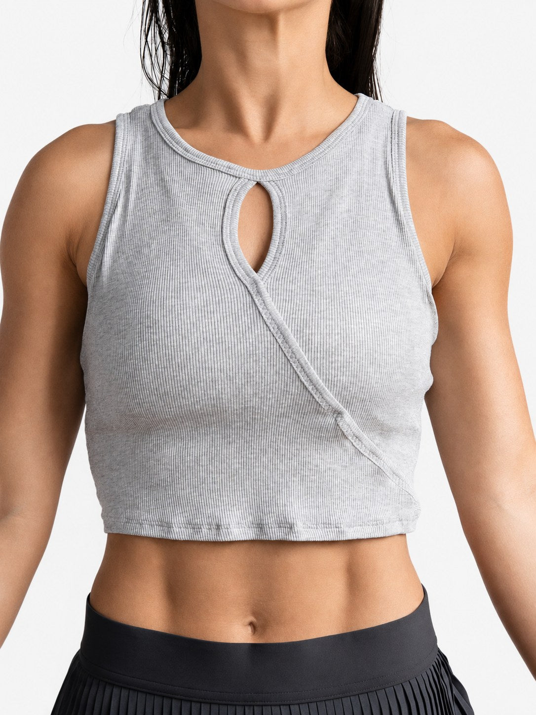 Crop Top Kaia en gris jaspeado, vista frontal con escote keyhole