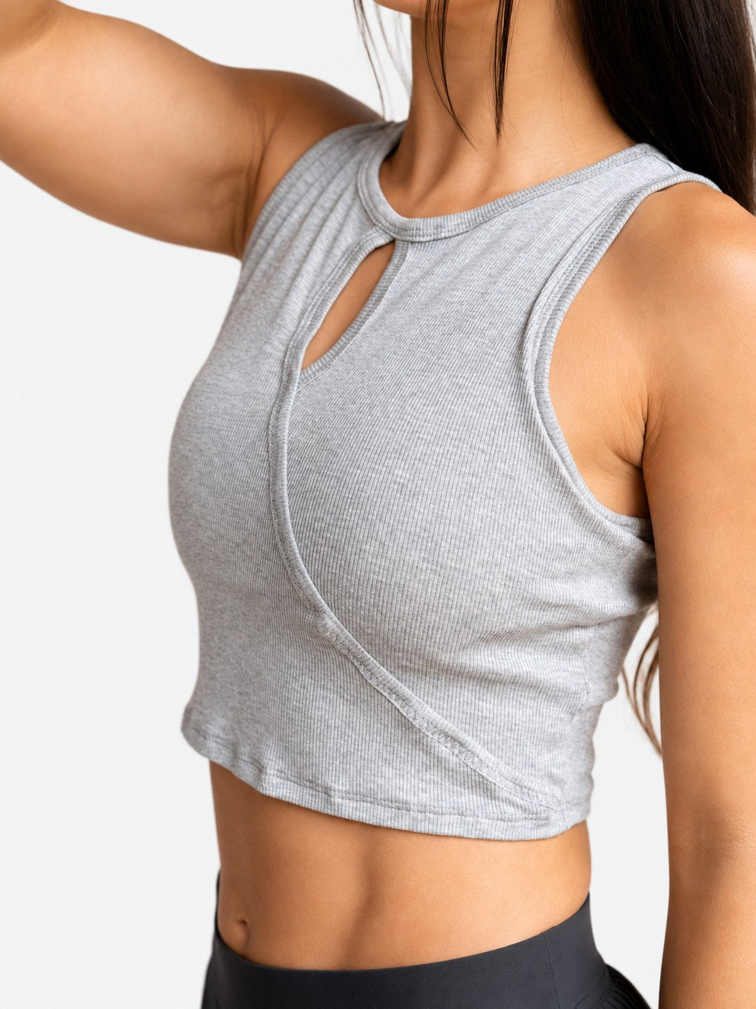 Crop Top Kaia en gris jaspeado, vista lateral del tejido acanalado