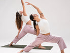Pantalón Calm en rosa, detalle del tejido y la caída