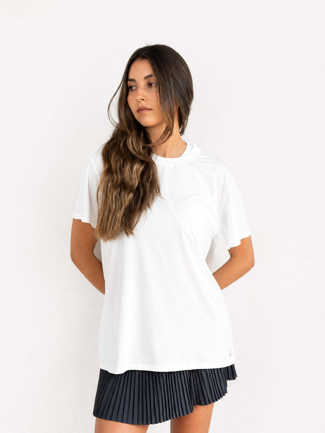 T-Shirt Noma en blanco, vista frontal con corte oversized